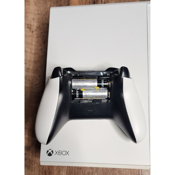 Xbox One White Console, Charger & Controller Special Edit Quantum Break (7Games) - Picture 9 of 16